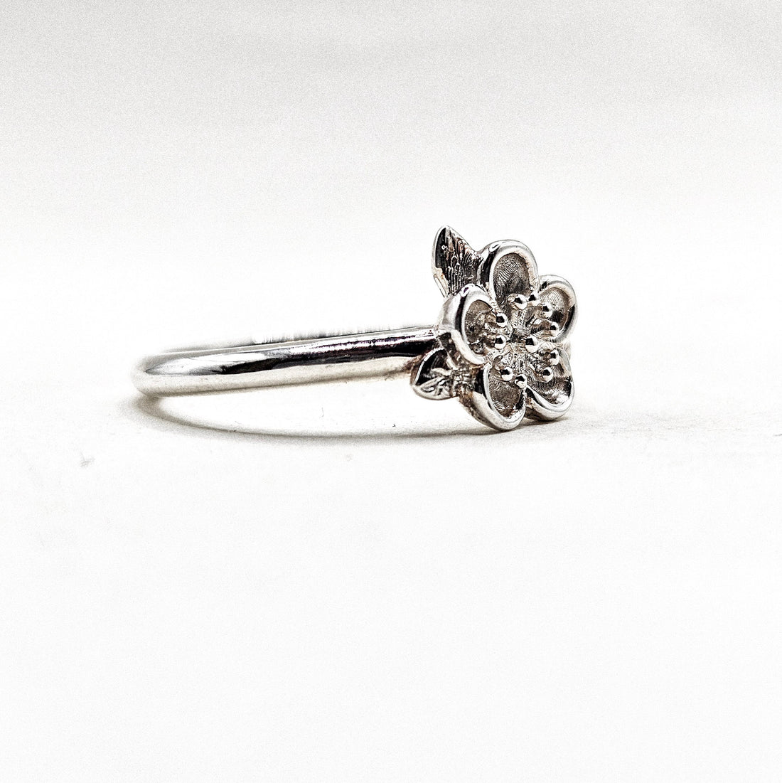 Single Flower Silver Ring