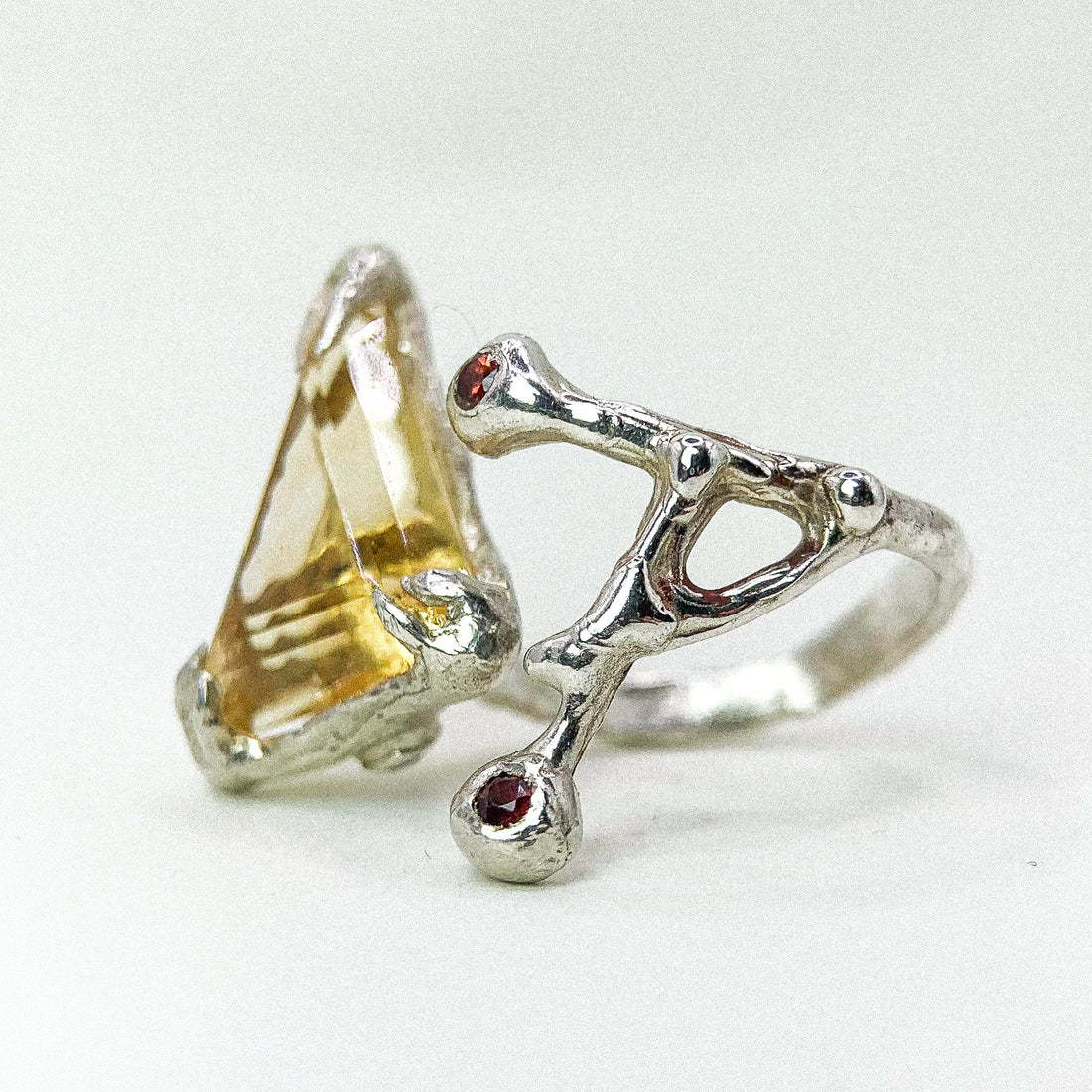 Triangle Citrine Mini Garnet Silver Ring