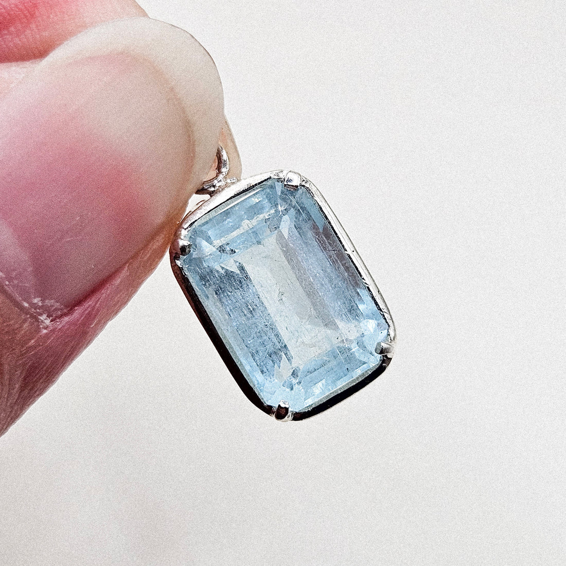 Classic Aquamarine Silver Pendant