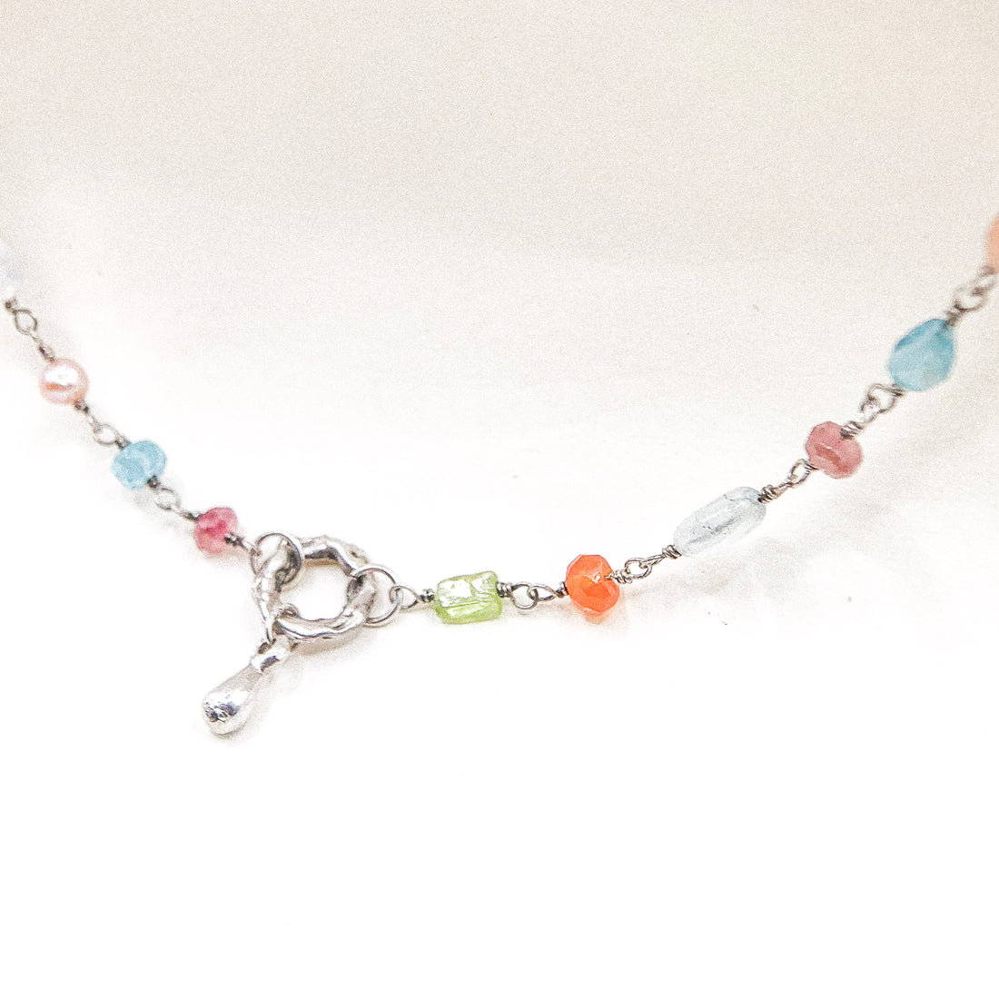 DROP CIRCLE MULTI GEM SILVER NECKLACE