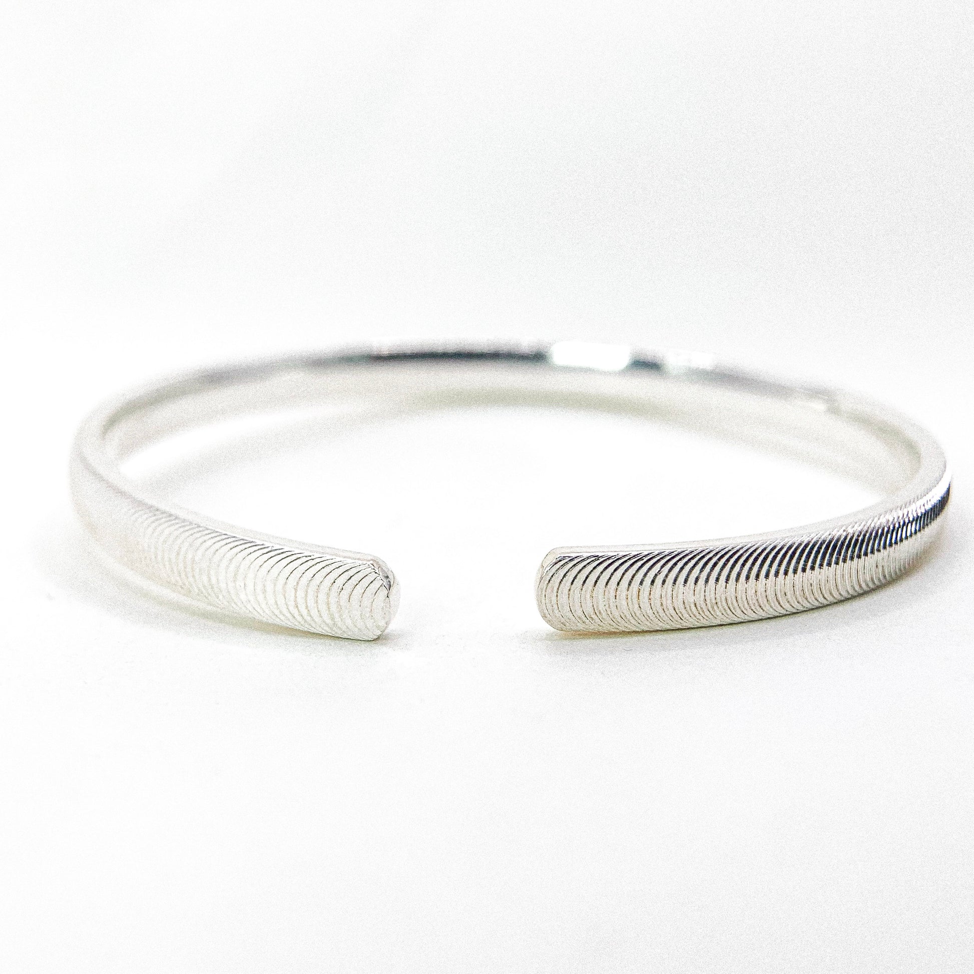 Cat Eye Effect Silver Bangle — detail view