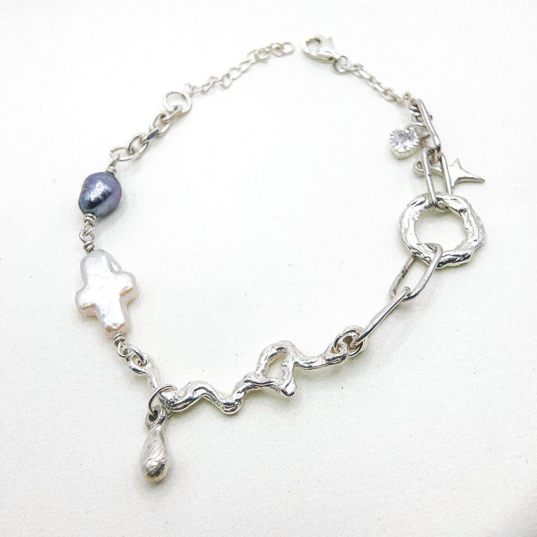 Pearl Liquid Line Silver Bracelet