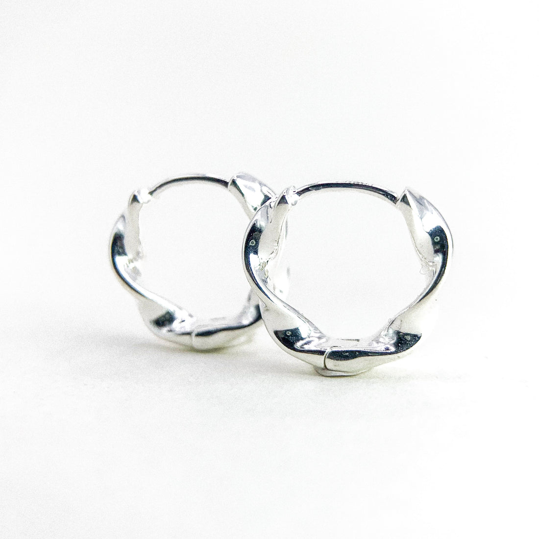 Twist Ribbon Silver Ep Ear Hoop