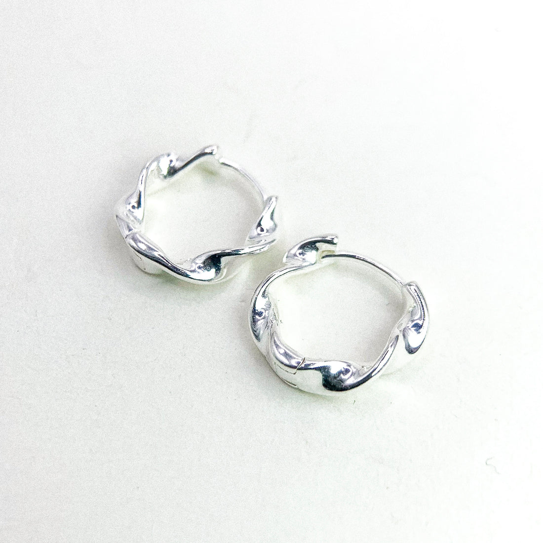 Twist Ribbon Silver Ep Ear Hoop