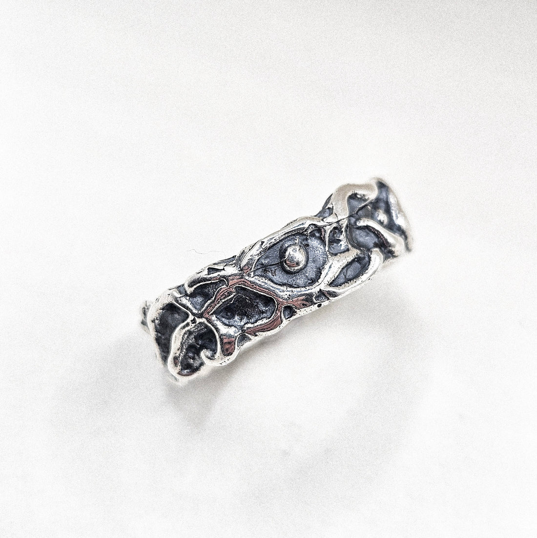 Vine Dark Texture Silver Ring