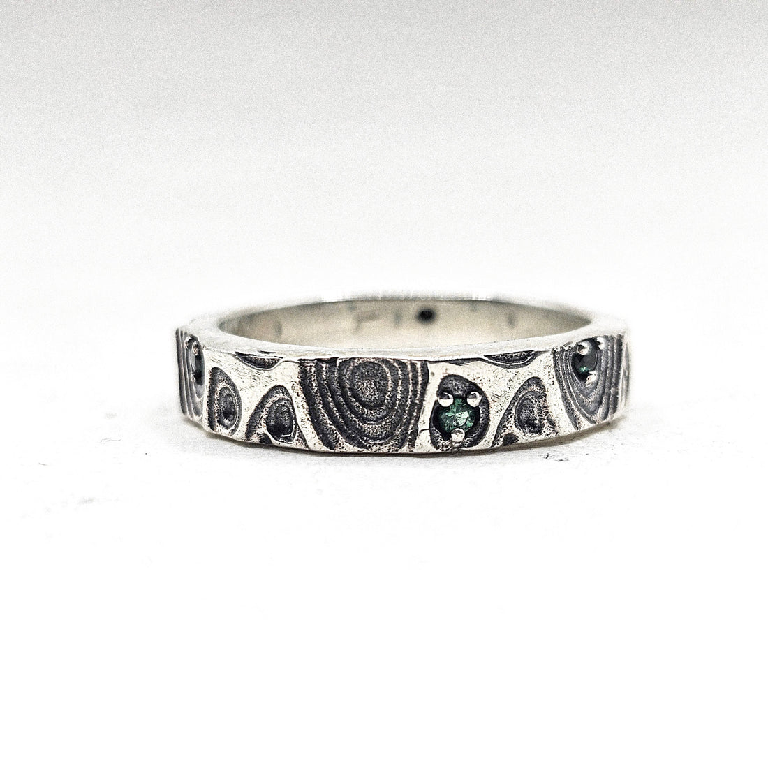 Swirling Peridot Gem Silver Ring