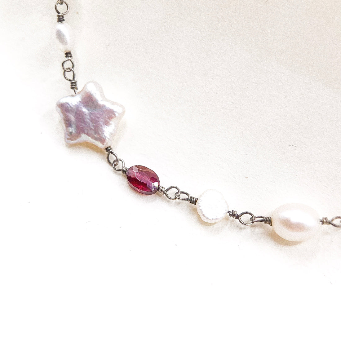 MULTI PEARL AND GARNET SILVER NECKLACE