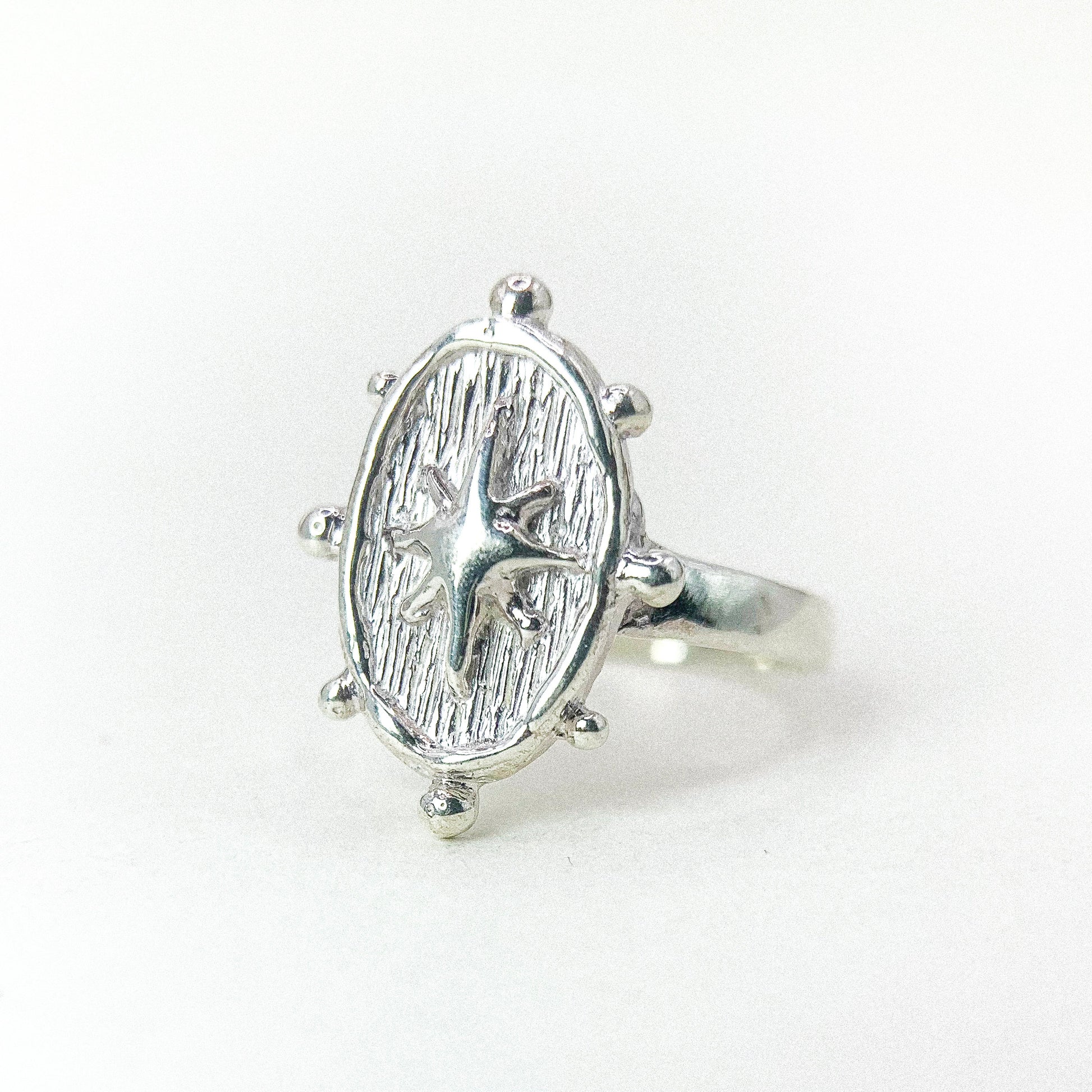 Oval Star Silver Ring — detail view