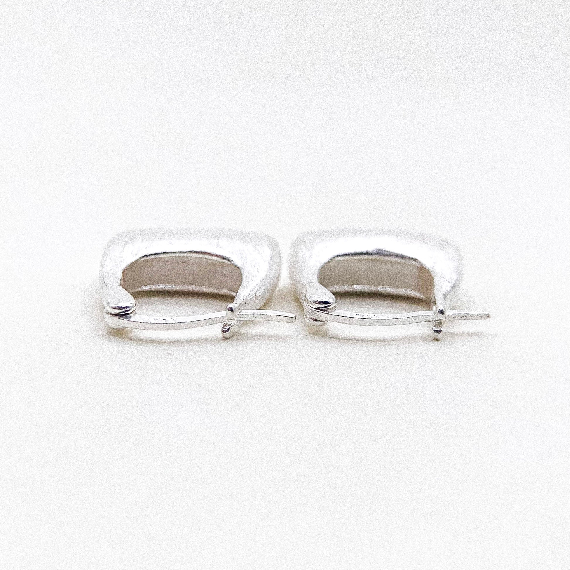 Square Bag Silver Ep Ear Hoop — detail view