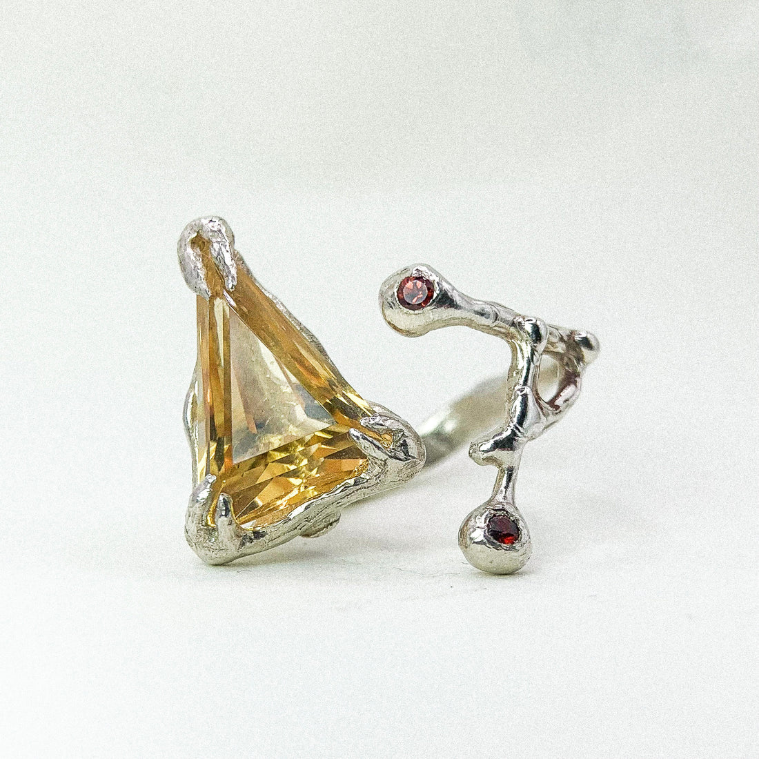 Triangle Citrine Mini Garnet Silver Ring