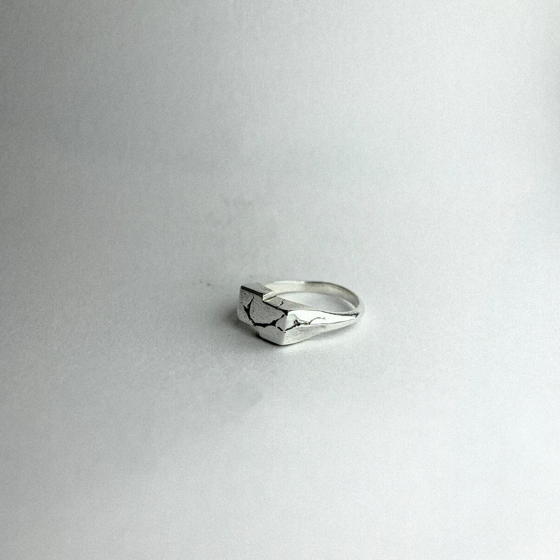 Rectangle Signet Silver With Crack