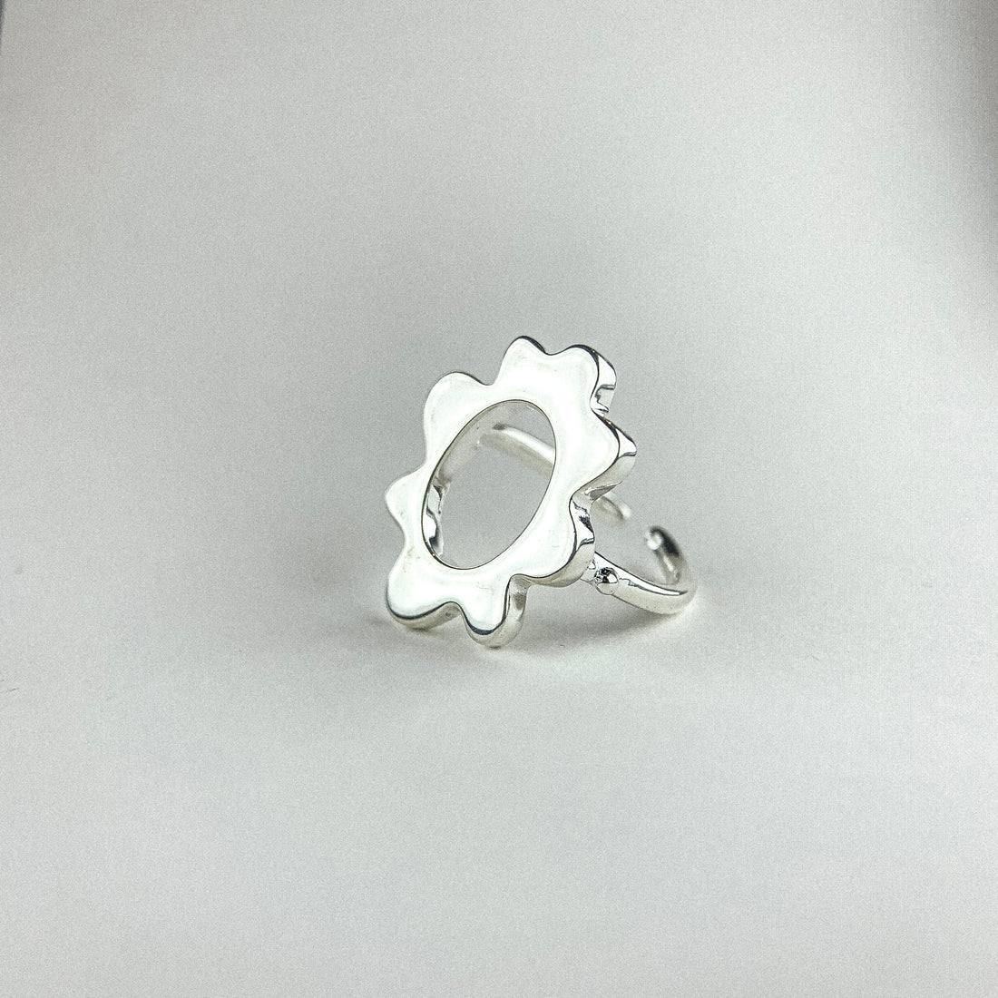 Open Oval Flower Silver Ring