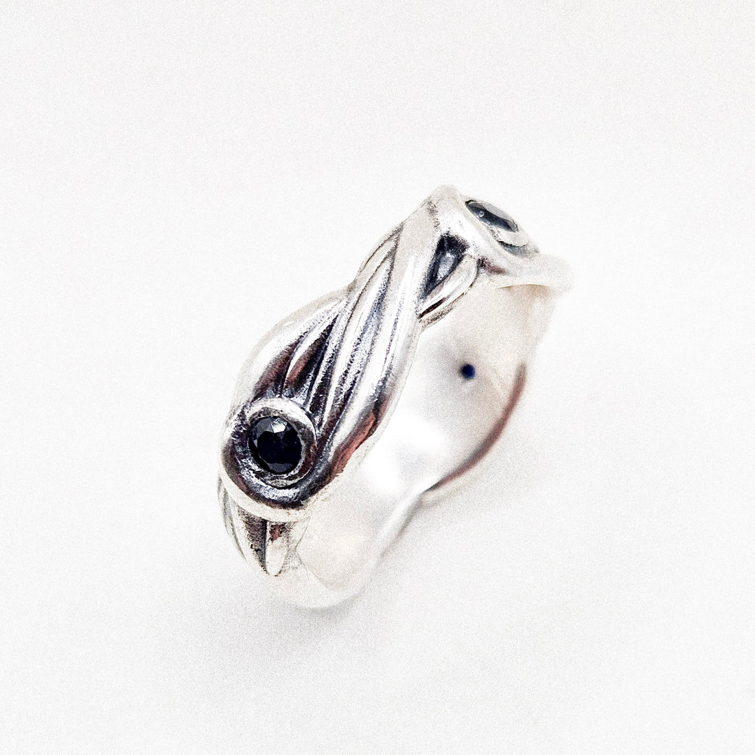Sapphỉre Braid Band Silver Ring