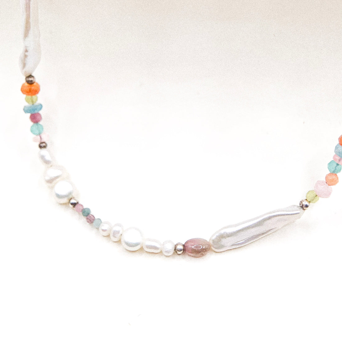 MULTI GEM AND BAR PEARL SILVER NECKLACE