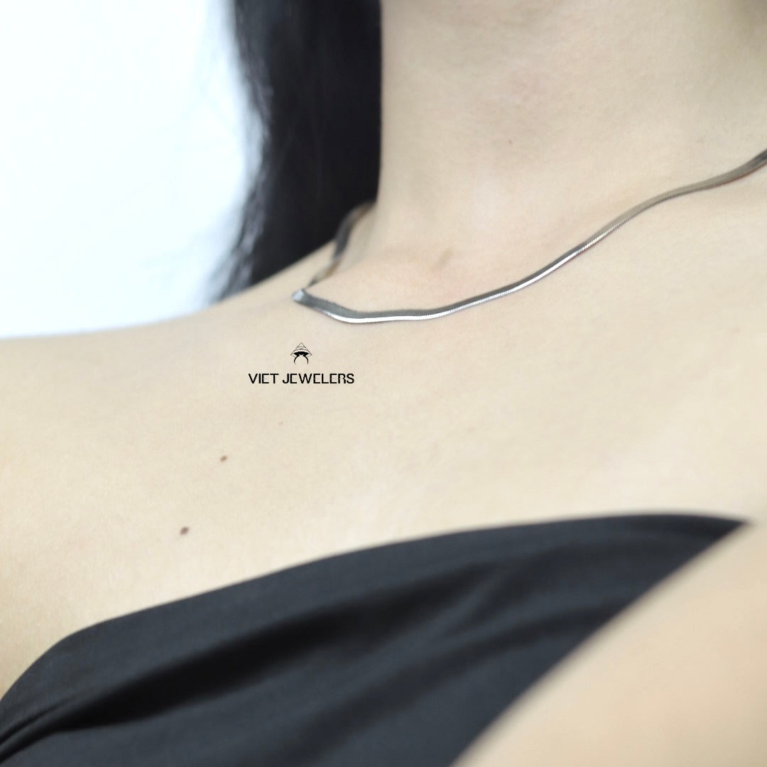 Cn Flat Thin 3Mm Band Silver Necklace