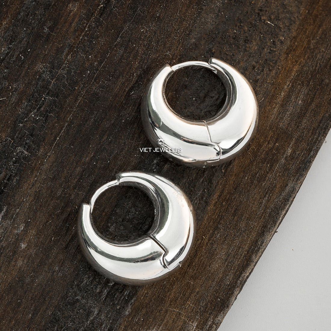 Thick Slick Oval Ear Hoop