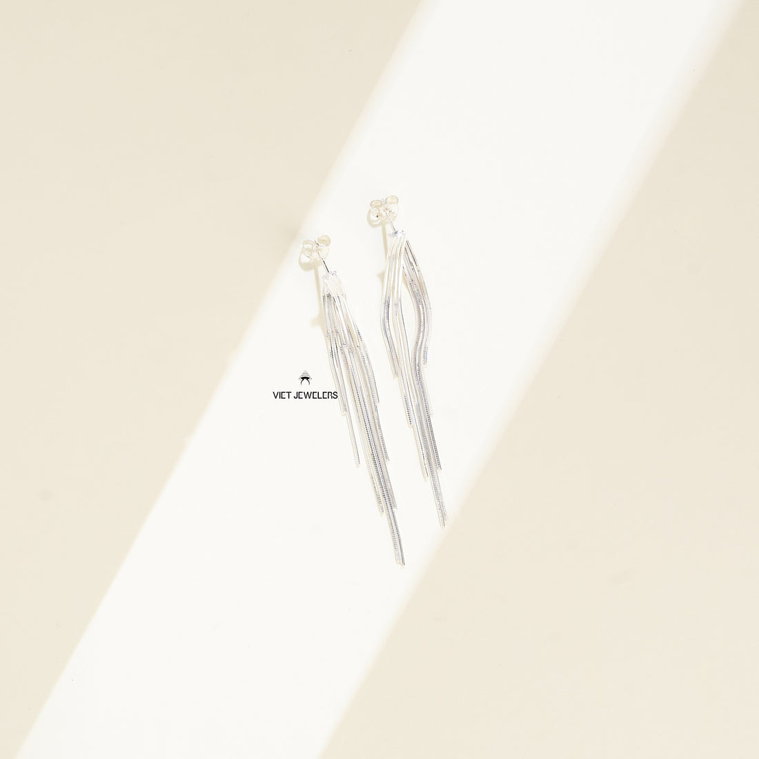 Tua Rua Ear Hook