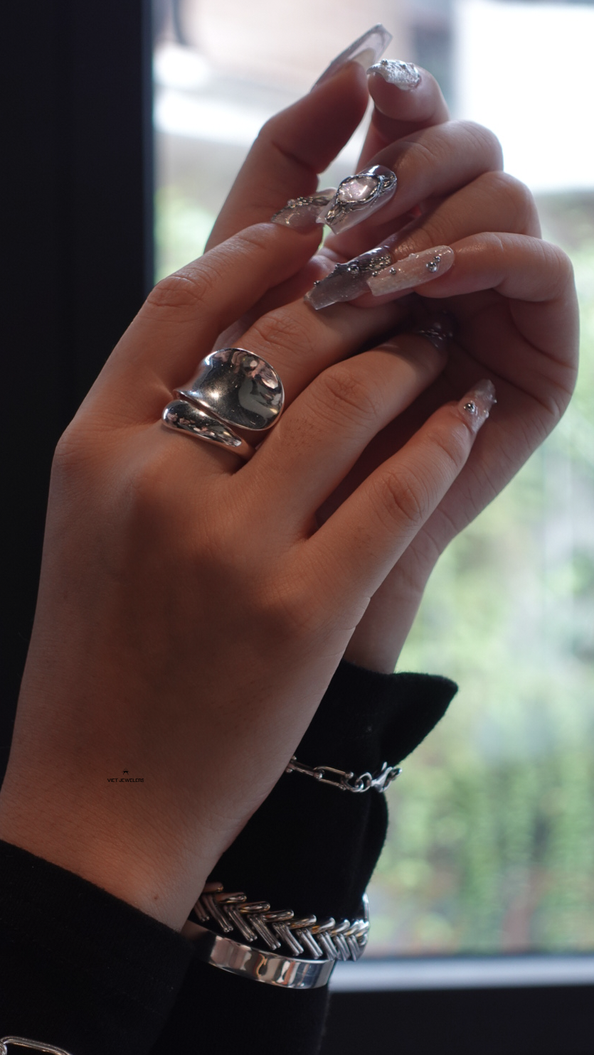Open Giant Twist Flat Silver Ring