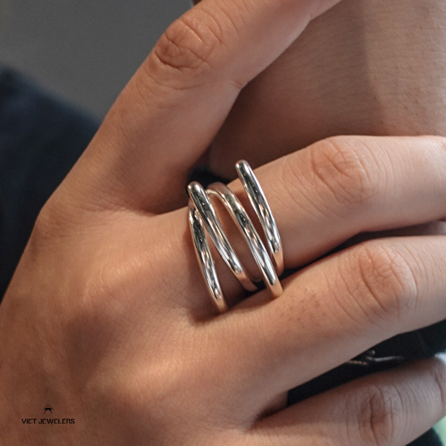 Four Interwoven Line Silver Ring — detail view