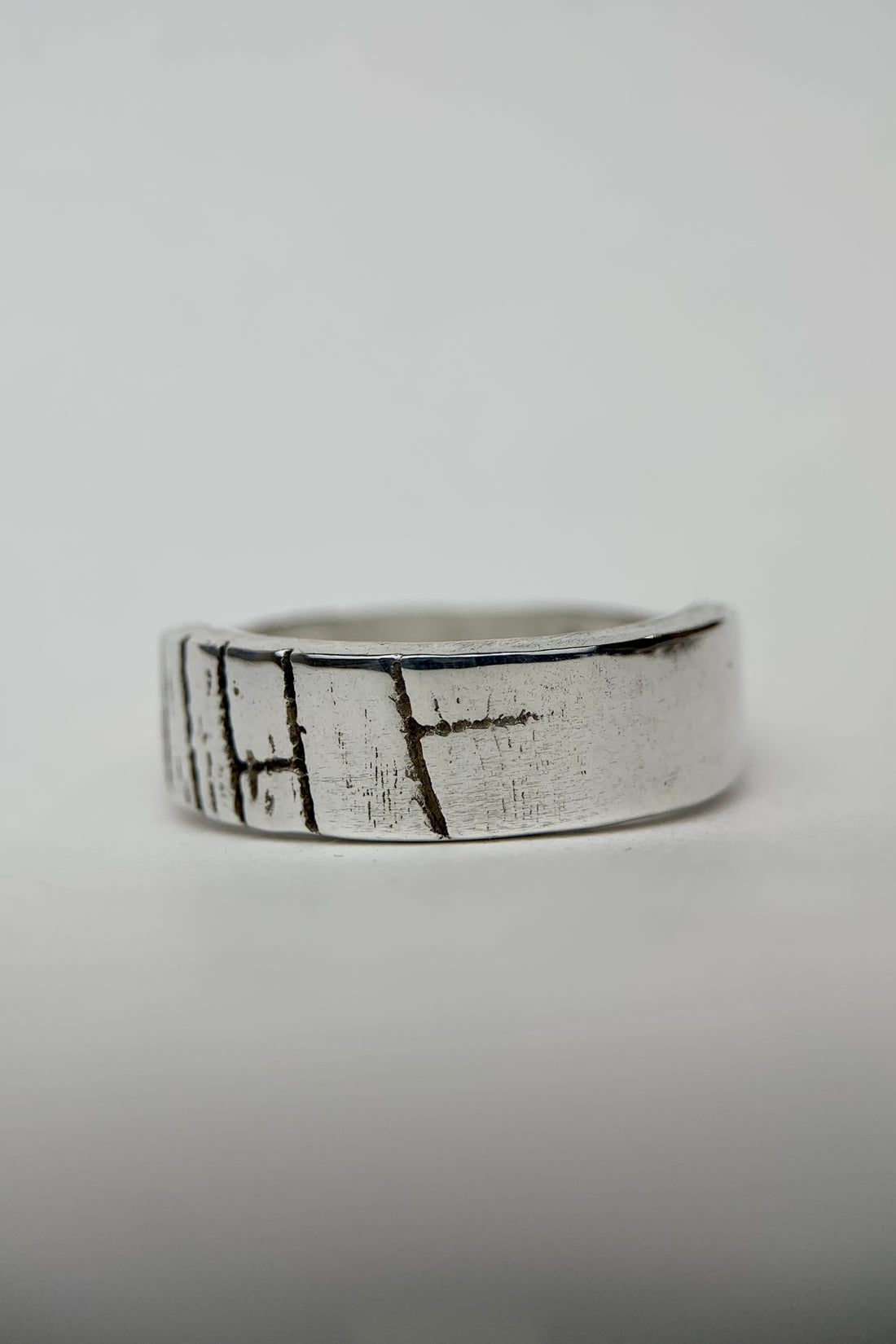 Silver Brick Trace Band Ring