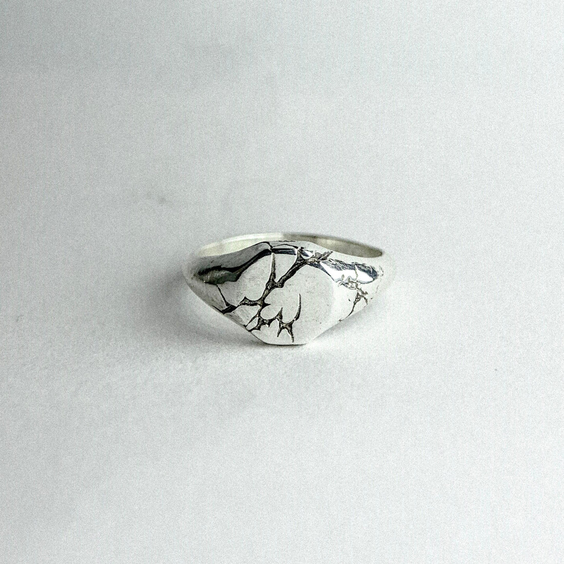 Hexagon Signet Silver With Crack