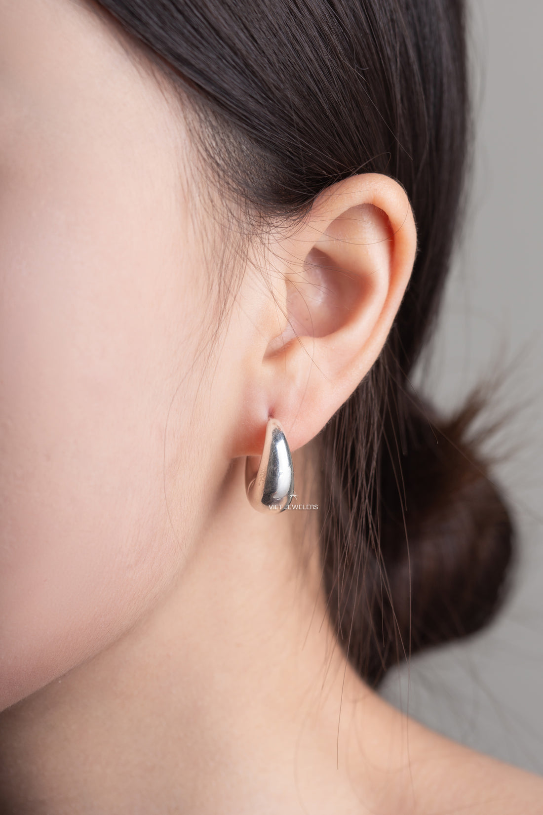Thick Slick Oval Ear Hoop