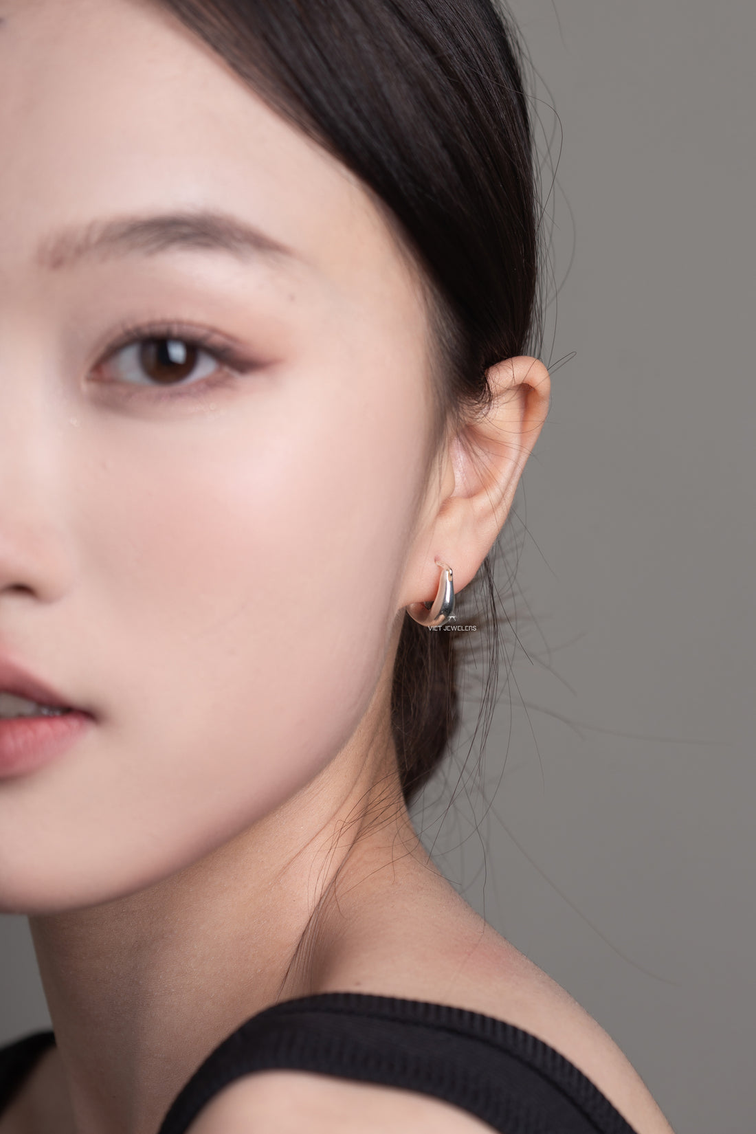 Thick Twist Ear Hoop