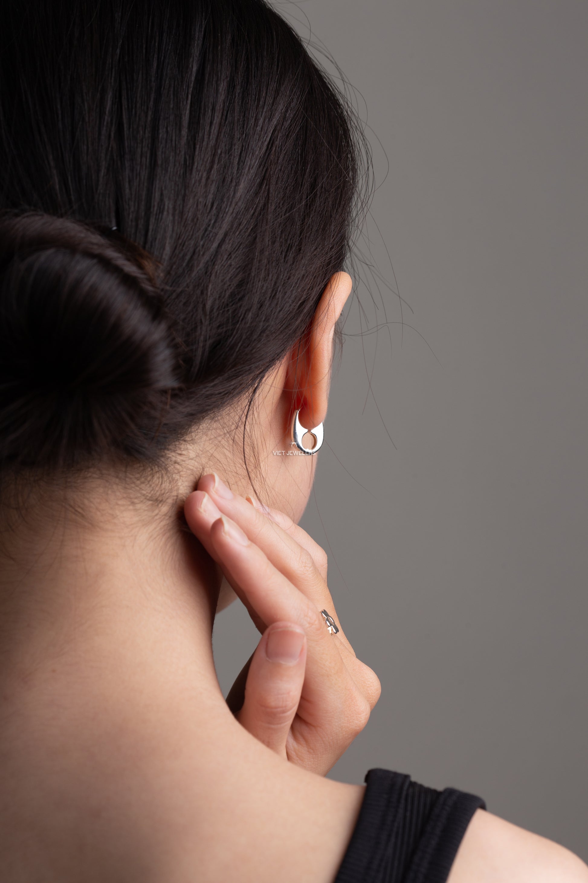 Can Opener Ear Hoop — detail view
