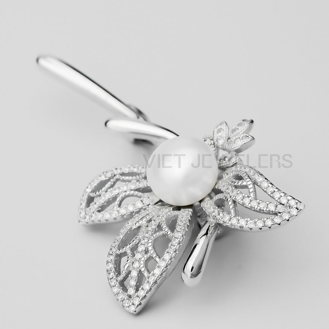 Flower Pearl Brooch