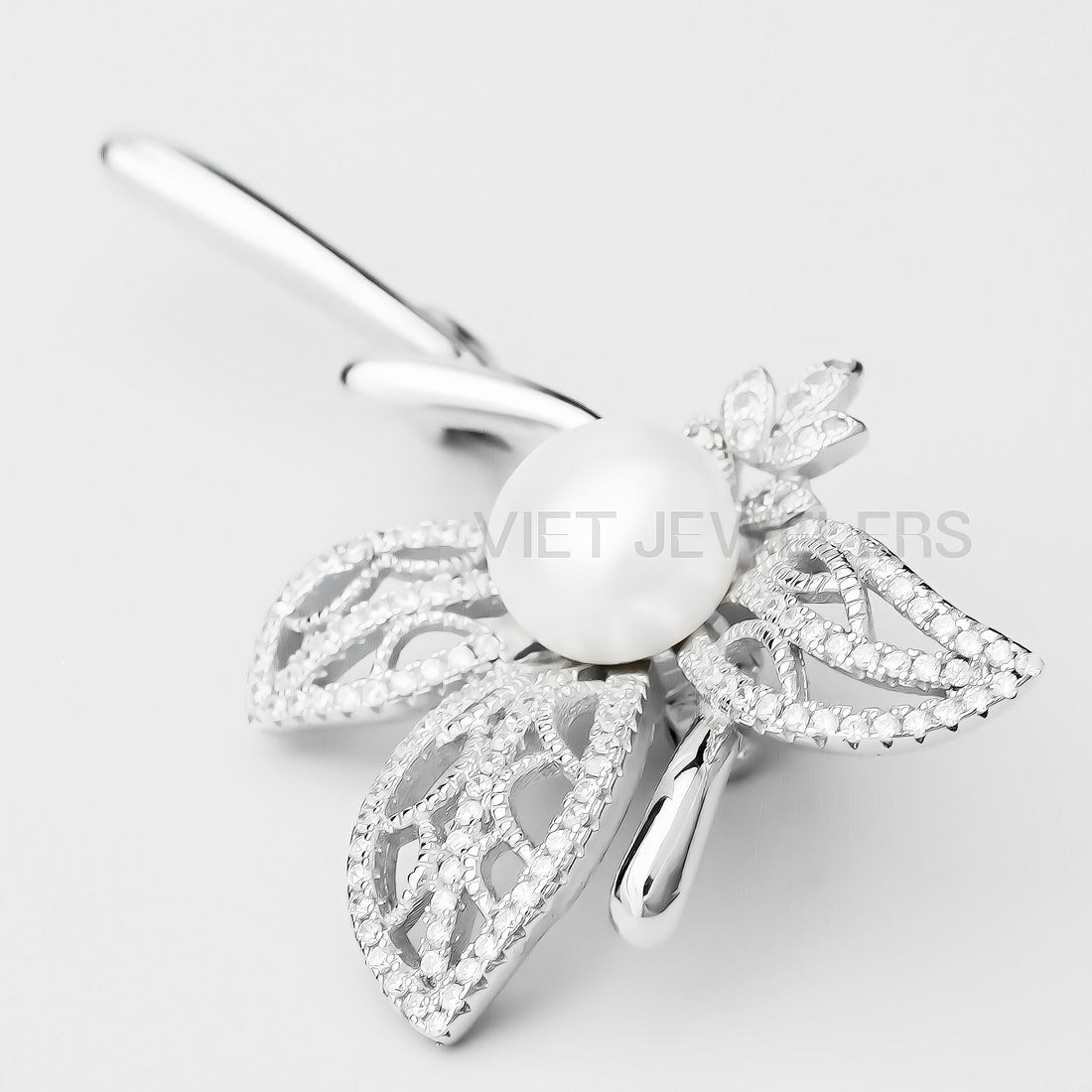 Flower Pearl Brooch