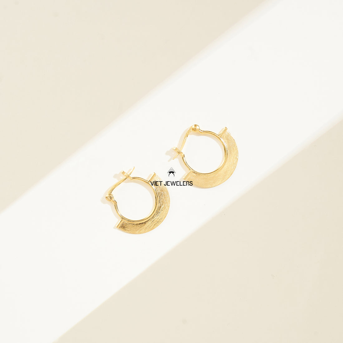 Bag Fan Ear Hoop — Gold Plated