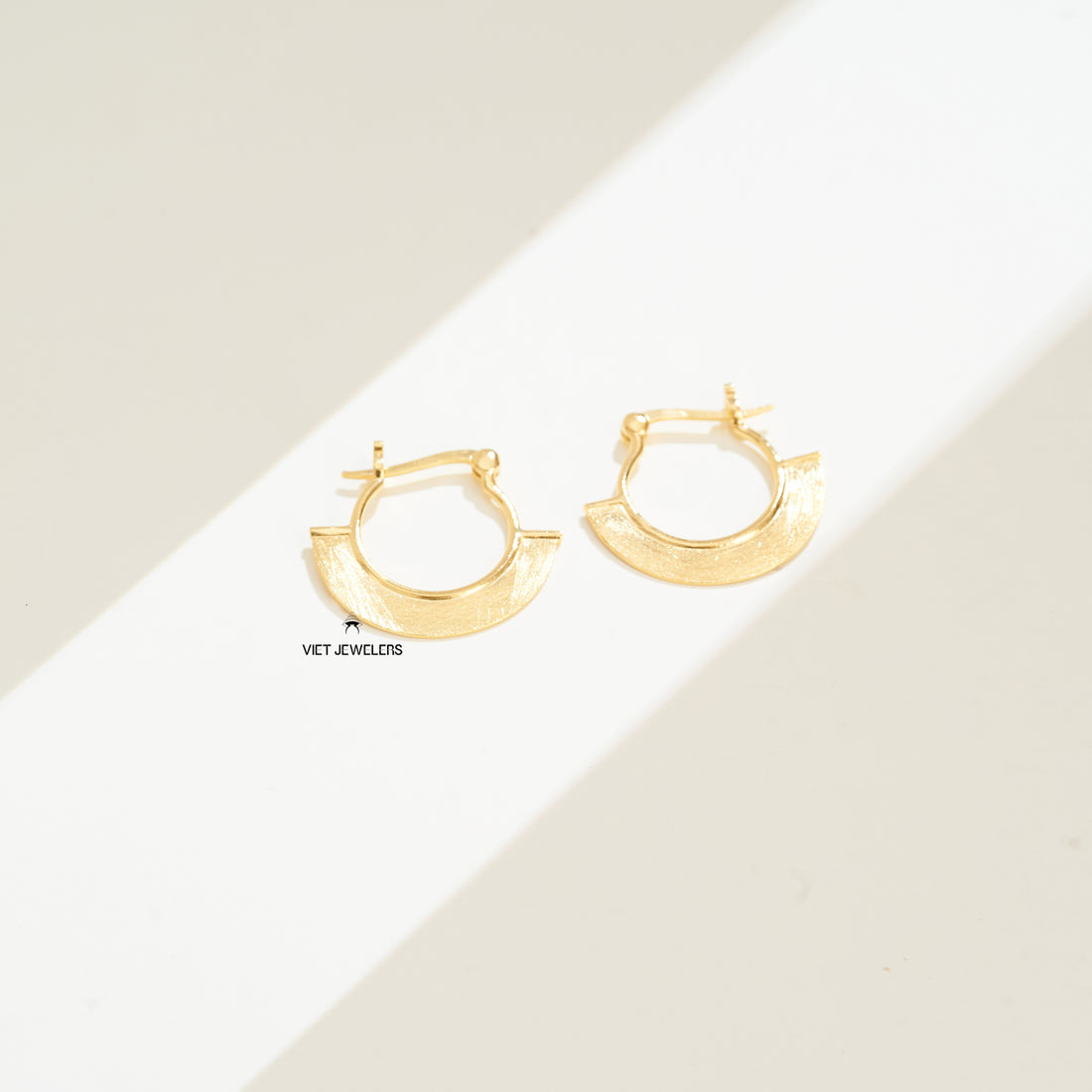 Bag Fan Ear Hoop — Gold Plated