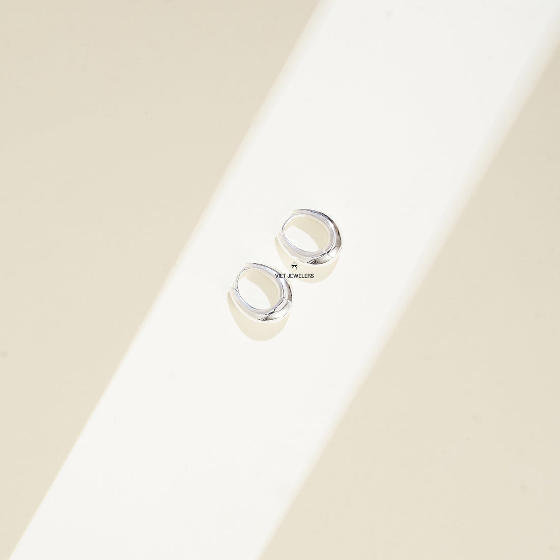 Long Oval Ear Hoop