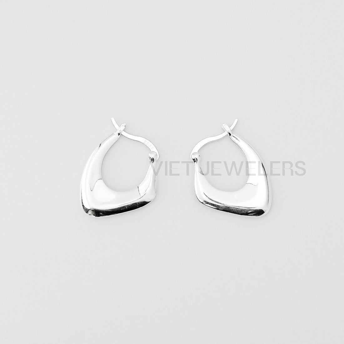 Thick Curve V Ear Hoop