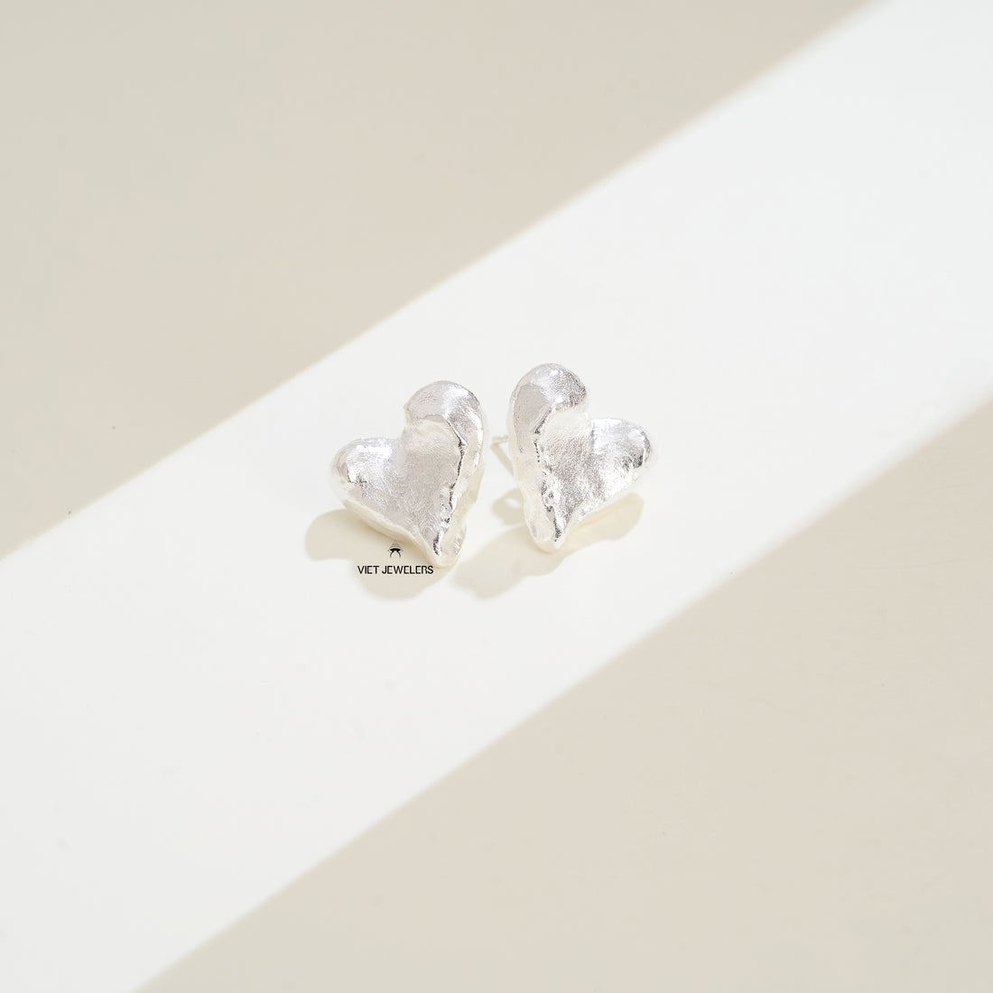 Big Heart Matte Ear Stud