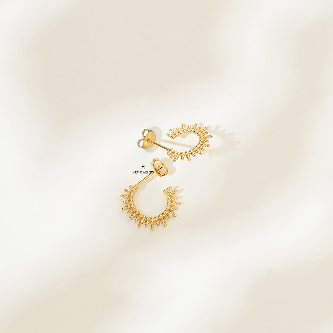 Sun Dot Ray Curve Ear Stud