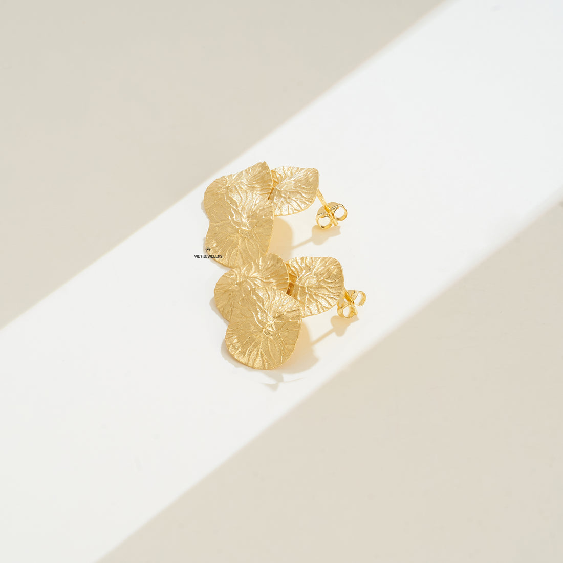 Three Lotus Leaf Ear Stud